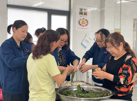 理工大學(xué)國際部學(xué)生參觀學(xué)習(xí)4-3.jpg