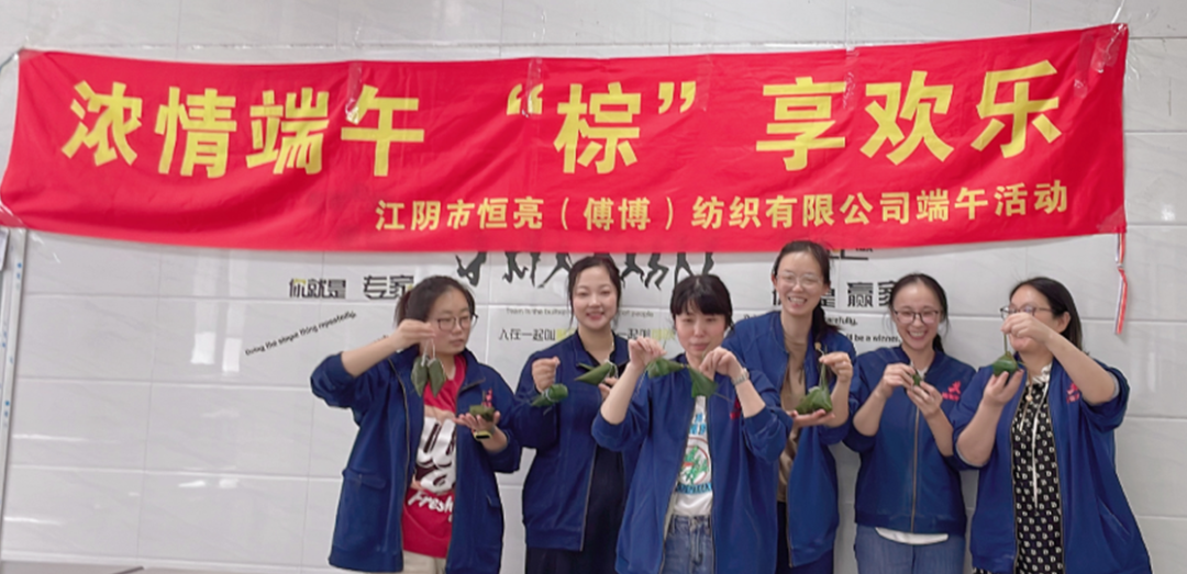 理工大學(xué)國際部學(xué)生參觀學(xué)習(xí)4-2.jpg 理工大學(xué)國際部學(xué)生參觀學(xué)習(xí)4-2.jpg
